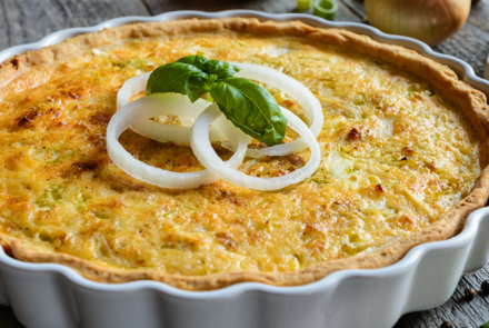 Пирог с рикоттой и луком