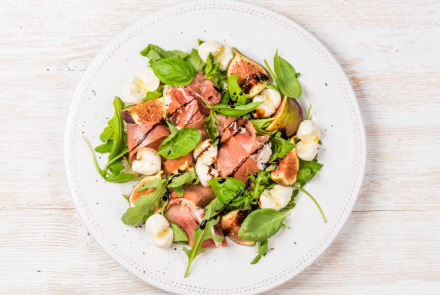 Салат с инжиром