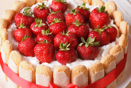 Клубничная шарлотка с маскарпоне