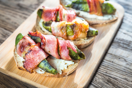 Брускетта с авокадо